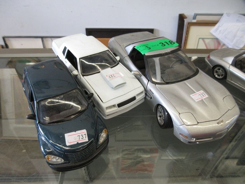 3 Scale Model Die-Cast Cars