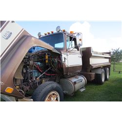 1979 FORD 9000 GRAVEL TANDEM AXLE TRUCK