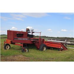 IH 4000 - 21' SWATHER
