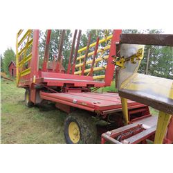 NEW HOLLAND 1079SP BALE WAGON