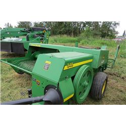 JOHN DEERE 348 BALER