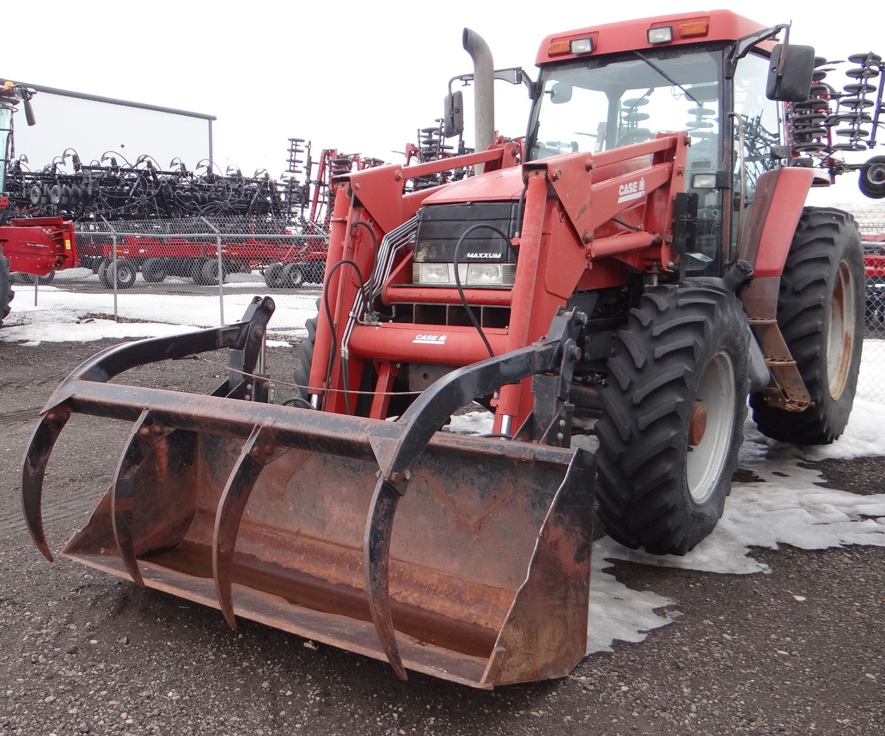 L300 Loader 1998 Case IH MX120 tractor, MFWD, 8676 hrs., w/Case IH L300 loader ...