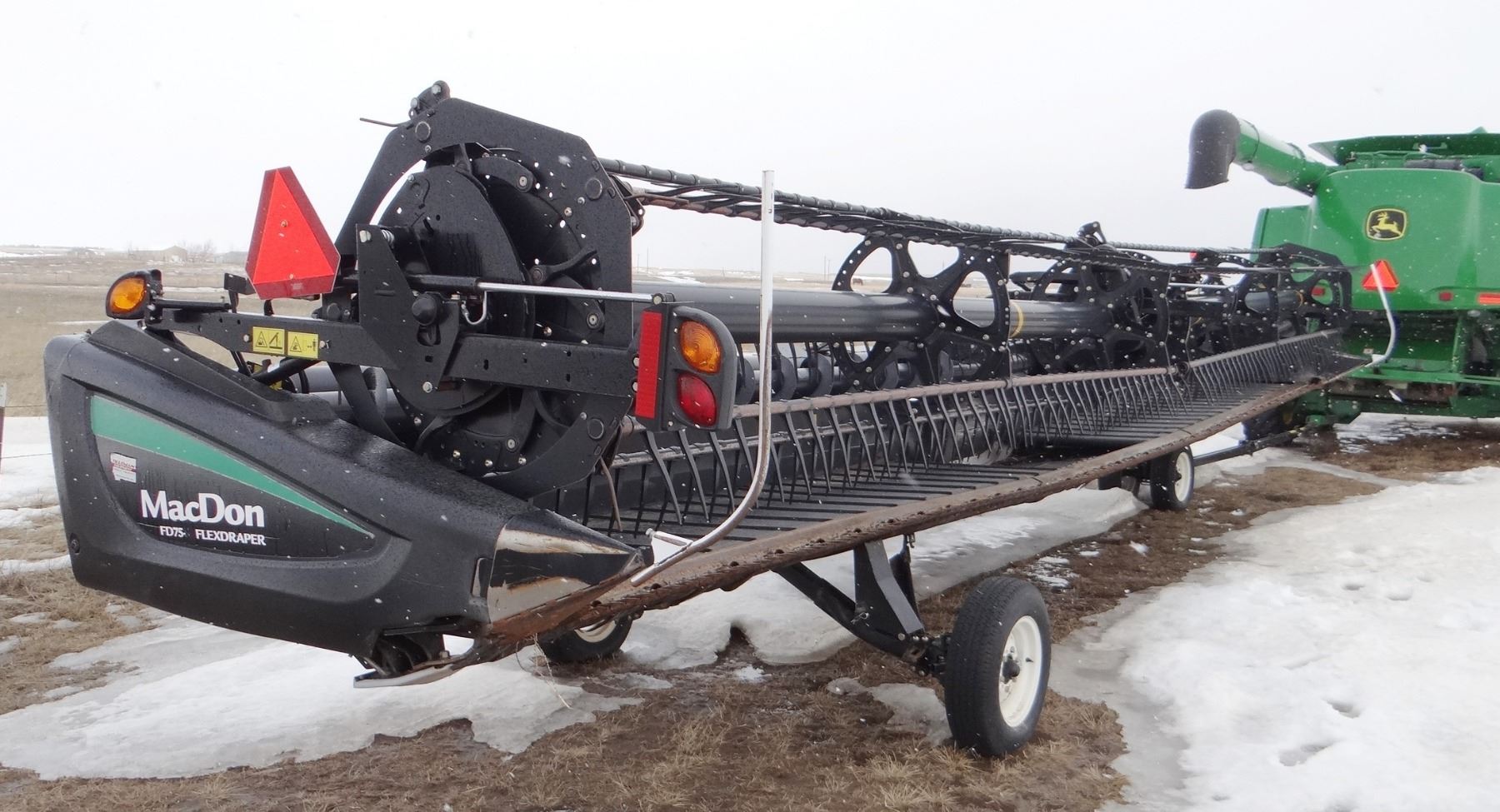 2015 MacDon FD 75 header, 40??? flexdraper header