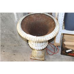 CAST IRON PLANTER