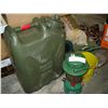 Image 1 : COLEMAN EASI LITE LANTERN AND 20 LITRE WATER JUG