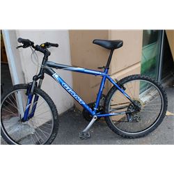 GIANT BOULDER SE MOUNTAIN BIKE