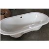 Image 1 : BRAND NEW BATH TUB