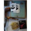 Image 2 : TRAY OF COLLECTIBLE TOBACCO ITEMS
