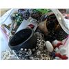 Image 2 : LARGE BAG OF JEWELLRY