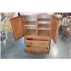 Image 2 : VICTORIAVILLE WARDROBE DRESSER