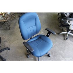 BLUE FABRIC GAS LIFT ROLLING OFFICE CHAIR