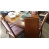 Image 2 : OAK DOUBLE PEDESTLE DINING TABLE WITH 2 LEAFS AND FIVE CHAIRS