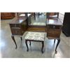 Image 2 : VINTAGE VANITY DRESSER WITH MIRROR AND STOOL