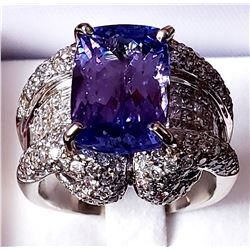 14 CT Tanzanite & Diamond Ring