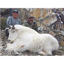 2019 FULL CURL STONE OUTFITTERS, MOUNTAIN GOAT HUNT IN NORTHERN BC FOR (2) HUNTERS