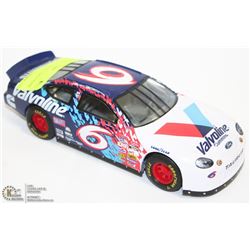 1:24 NASCAR DIE CAST VALVOLINE.