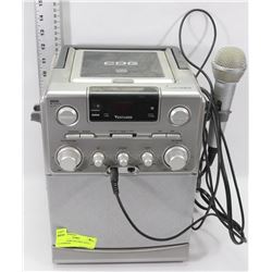 CDG KARAOKE MACHINE WITH 1 MICROPHONE