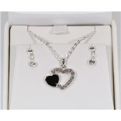 LADIES 3D HEART PENDANT WITH  NECKLACE AND
