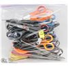 Image 1 : BAG OF ASSORTED SCISSORS