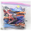 Image 1 : BAG OF ASSORTED SCISSORS