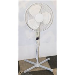 NEW MAINSTAYS 16" OSCILLATING STAND UP FAN