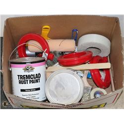 BOX WITH 3.78L TRIMCLAD RUST PAINT, 3.78L WHITE