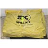 Image 1 : LOT OF 2 UNIVERSAL SPILL KITS