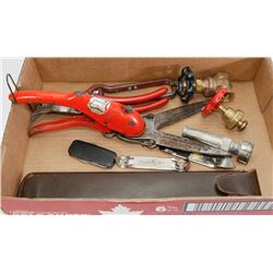 FLAT OF VINTAGE GARDEN TOOLS, CALIPER, POCKET