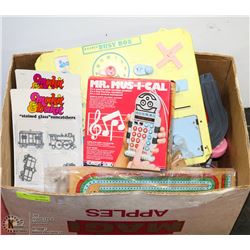 ESTATE BOX OF VINTAGE TOYS INCLUDING MR.MUSICAL