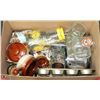 Image 1 : ESTATE BOX OF GLASS WARE AND KITCHEN ITEMS