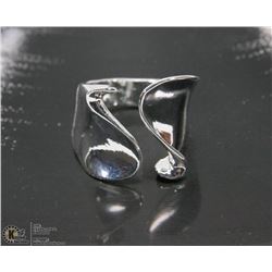 MODERN STYLE STERLING SILVER RING