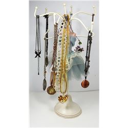 22 - BALLERINA JEWELRY HOLDER