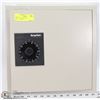 Image 1 : KEEPSAFE SAFE WITH COMBINATION.