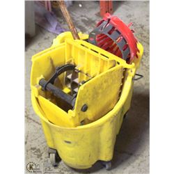 COMMERCIAL MOP BUCKET WITH MOP SQUEEZE