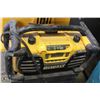 Image 1 : DEWALT DC012 JOBSITE CHARGER/RADIO
