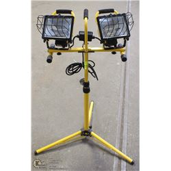 DUAL-ADJUSTIBLE WORK LIGHT ON STAND