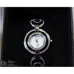 Q-MAX BLACK & STAIN.STEEL ROUND STYLE WOMENS WATCH