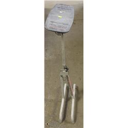 RIGID FLIP-TOP PORTABLE WORK SUPPORT STAND