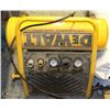 Image 1 : DEWALT 2 GALLON AIR COMPRESSOR D55141