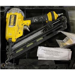 DEWALT 15GA. AIR STAPLER IN CASE