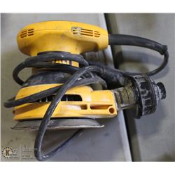 DEWALT D26451 RANDOM ORBITAL PALM SANDER