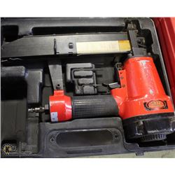 PERFORMANCE PLUS 8216S AIR STAPLER