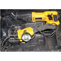 DEWALT 18V RECIPROCATING SAW, FLASHLIGHT AND