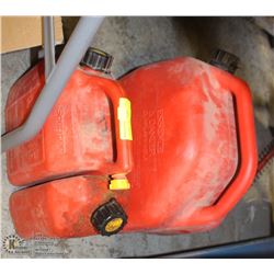 LOT OF 2 JERRY CANS - 5 GALLON AND 1 GALLON SPLIT