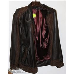 BROWN LEATHER JACKET WOMENS SIZE LARGE.