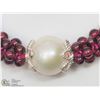 Image 3 : 11) ST. SILVER FRESHWATER PEARL & GARNET BRACELET