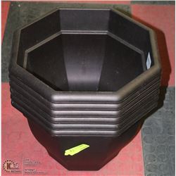 LOT OF 6 MATCHING PLANTERS