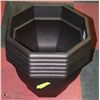 Image 1 : LOT OF 6 MATCHING PLANTERS
