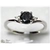 Image 2 : 29) 14K WHITE GOLD 1 BLACK & 2 WHITE DIAMOND RING