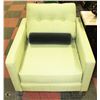 Image 1 : SHOWHOME GREEN FABRIC SOFA CHAIR